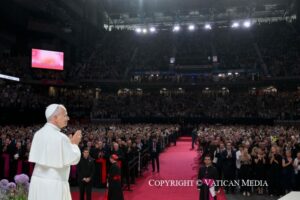 Papa León XIV reúne a una multitud en Madrid y pide renovar la fe cristiana